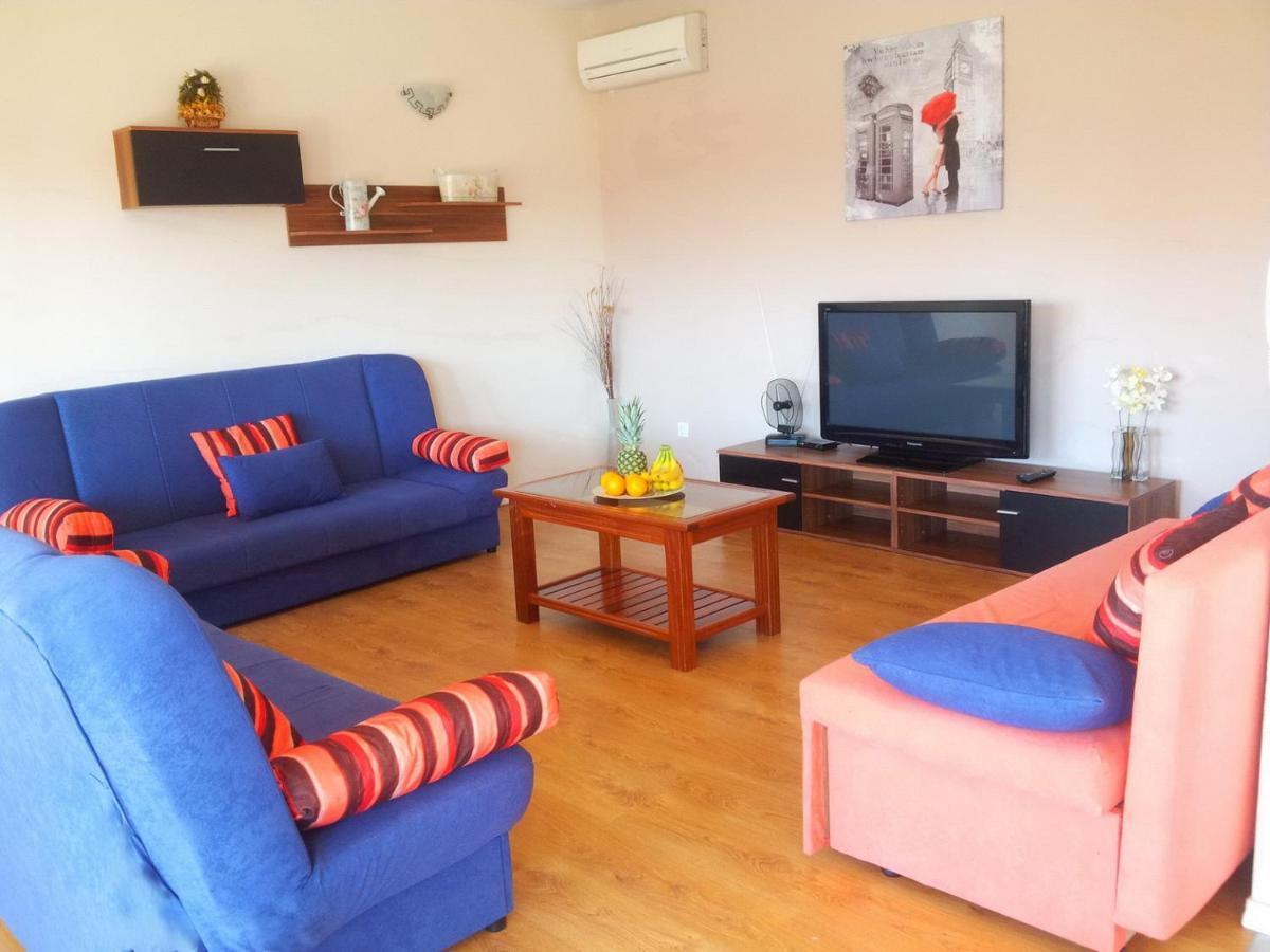 Apartment Maria - Comfortable Kaštela エクステリア 写真