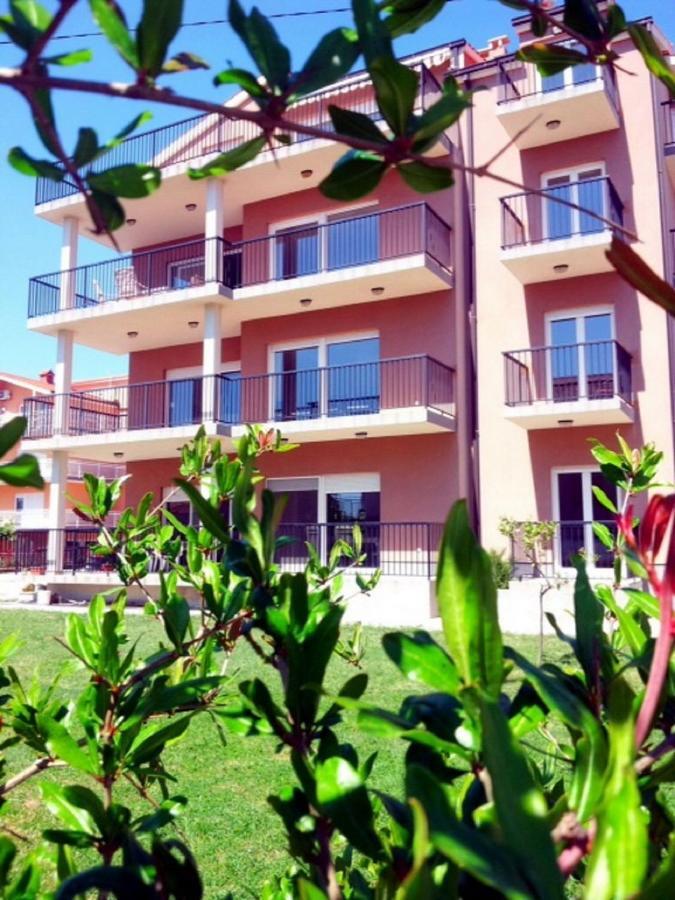 Apartment Maria - Comfortable Kaštela エクステリア 写真